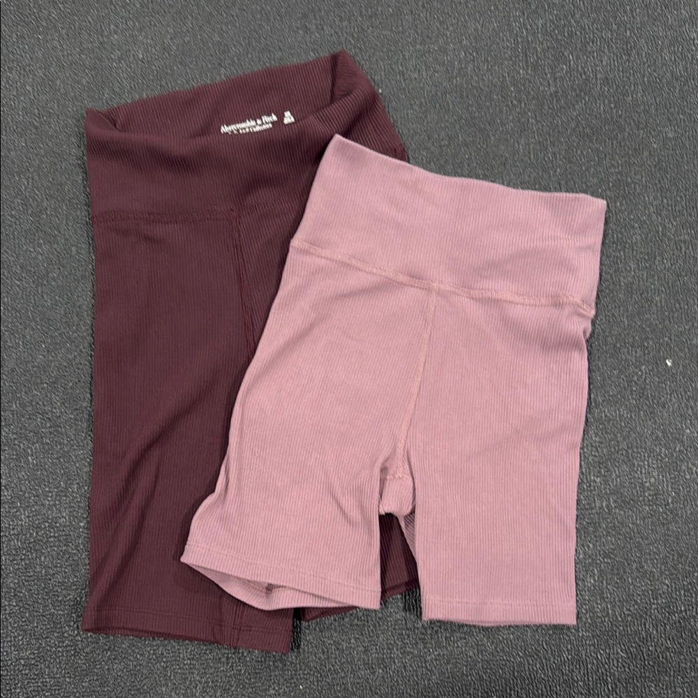 2 A&F High-Waisted Shorts Set (XS)